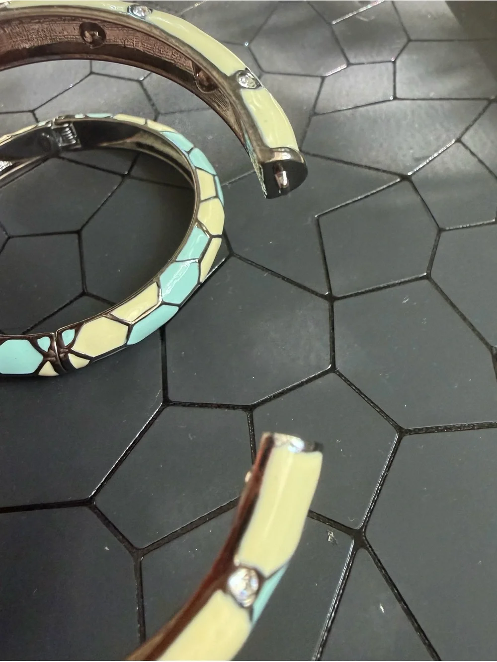 Joan Rivers Classic Collection 1990s Vintage Hinged Enamel Bangle Bracelets 2